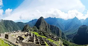 Machu Picchu en Tren Turistico 2 días